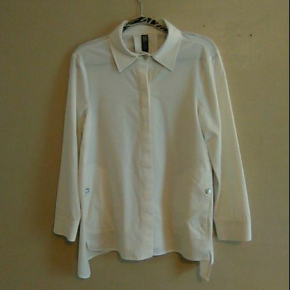 Marla Wynne Womens Button down Shirt